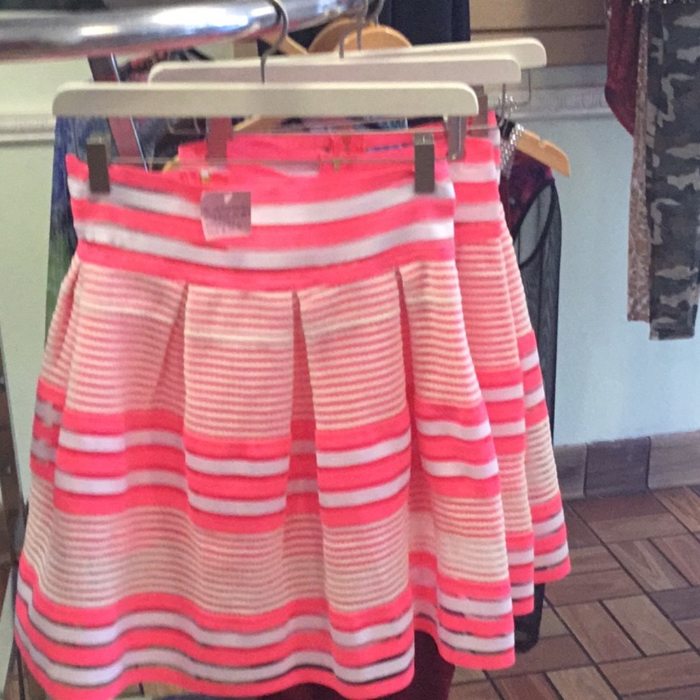 Skirt - Picture 2 of 4